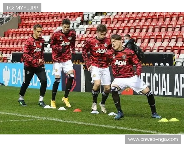 曼联与当地学校合作,开展社区足球青训计划 曼联与当地学校合作,开展社区足球青训计划