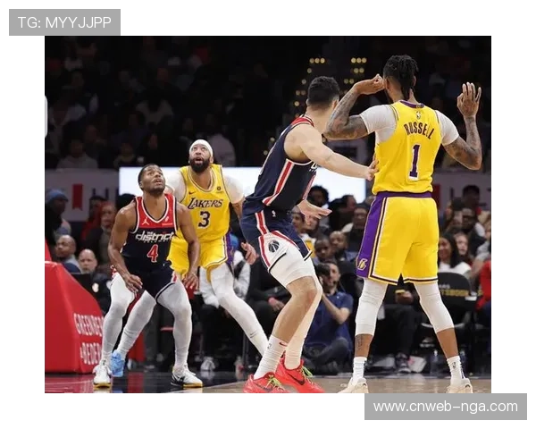 湖人主场迎战太阳，詹姆斯复出助阵冲击八连胜